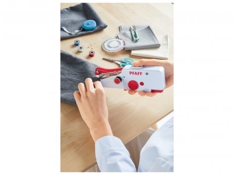 Machine à coudre manuelle