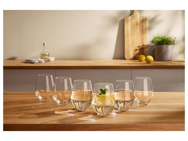 Verres à vin ou flûtes à champagne