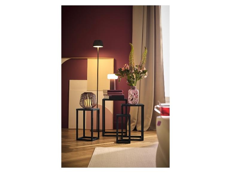 Tables gigognes