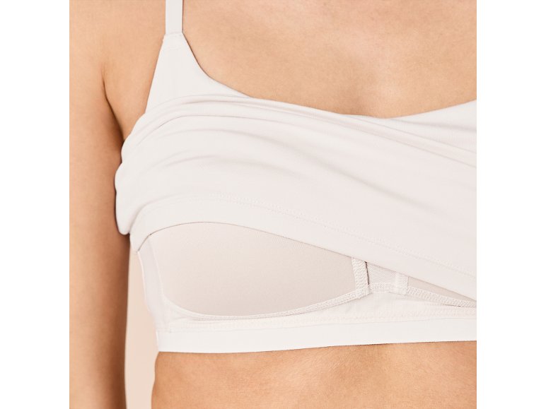 Bretelles à fines bretelles avec soutien-gorge intégré