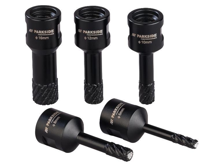 Couronnes diamantées, coffret de rangement inclus.