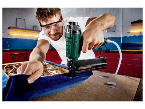 Agrafeuse cloueuse pneumatique