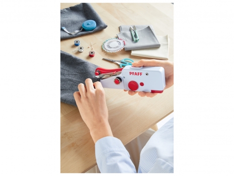 Machine à coudre manuelle